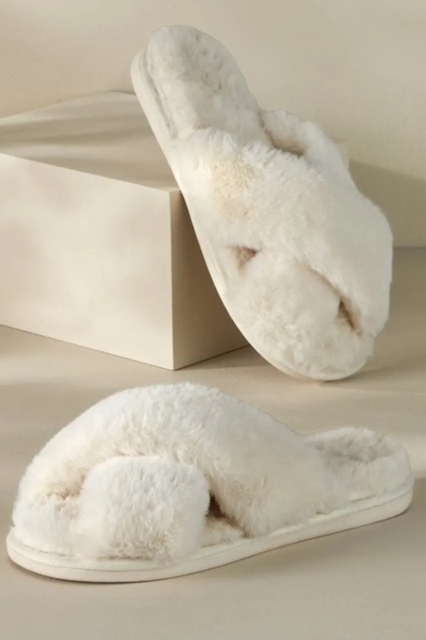 Fashion Dreama Faux Fur Cross Band Slippers Shoes