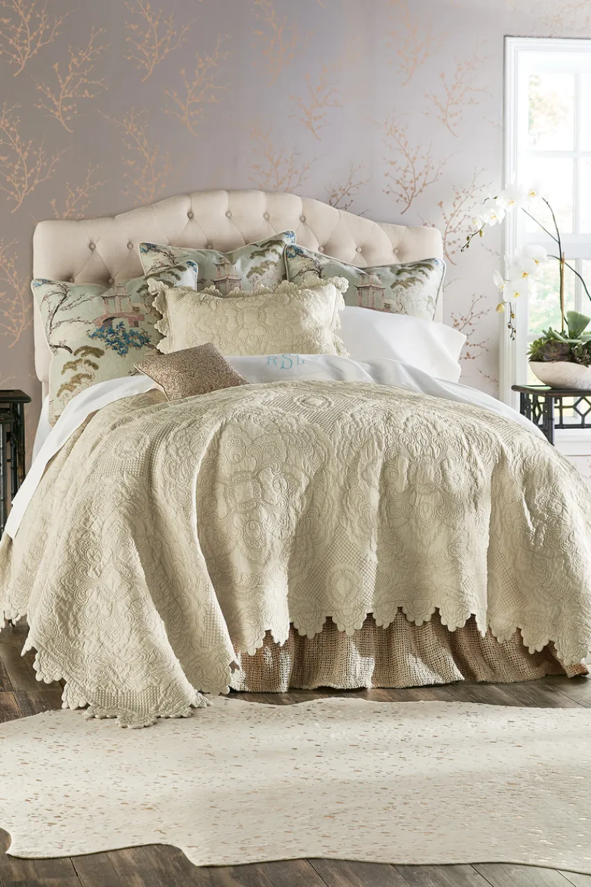 New Marguerite Scalloped Quilt Bedding | Bedding Collections